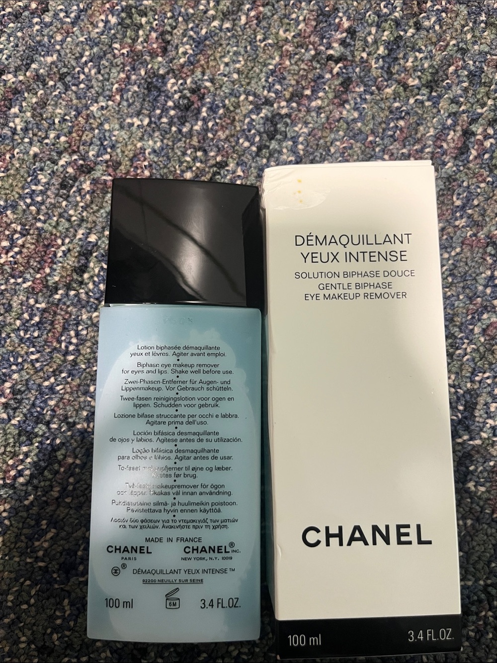 CHANEL Démaquillant Yeux Intense Eye Makeup Remover - Light Blue & Black - Picture 2 of 3